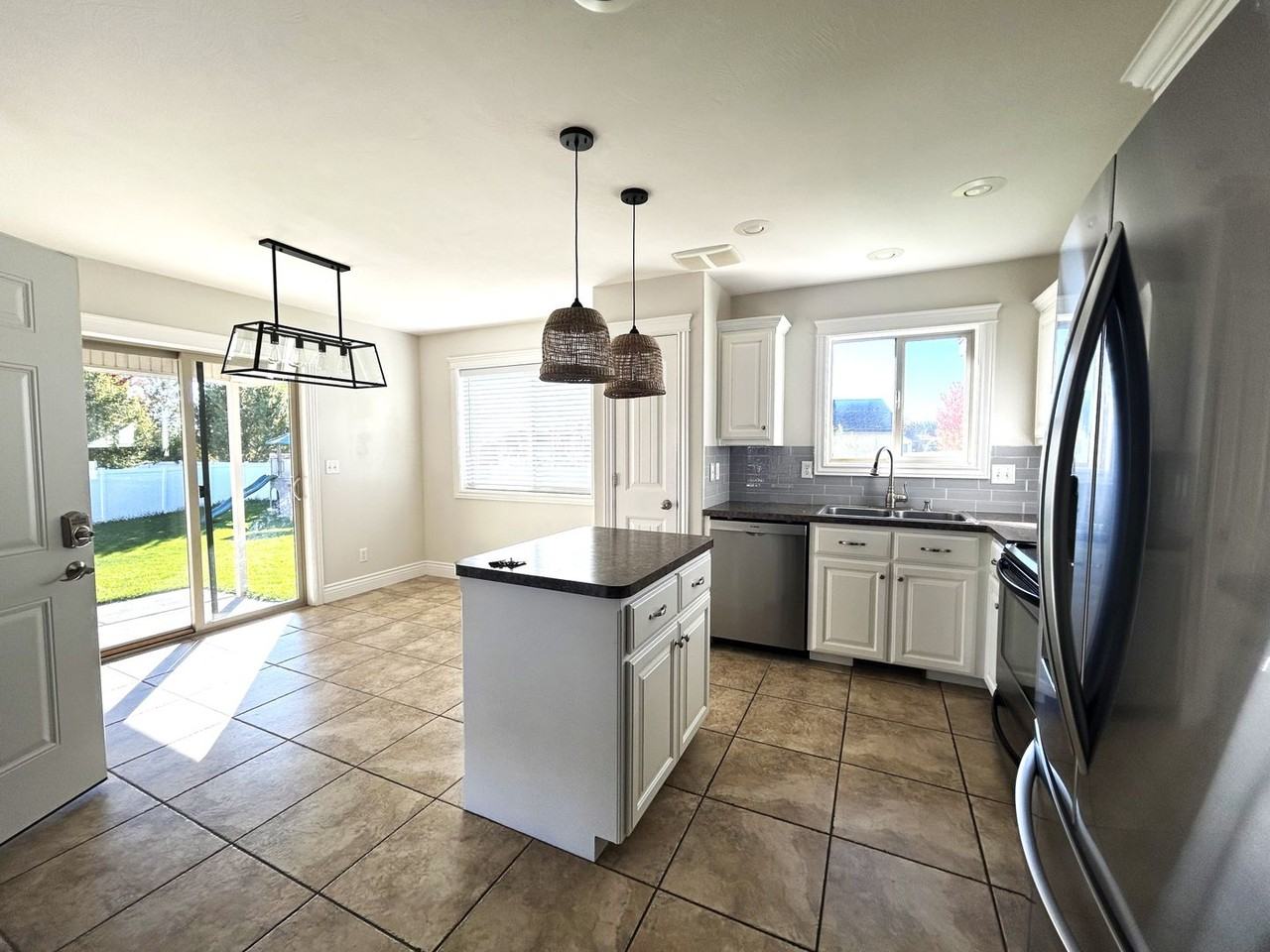 5 N Oak Cir - Photo 2 of 50