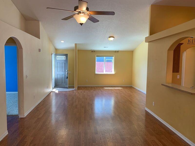5708 Ochoco Ln - Photo 3 of 19
