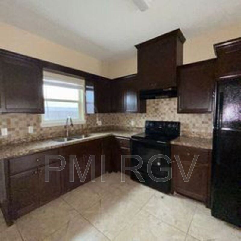 2601 E Garfield Ave #2 - Photo 4 of 29