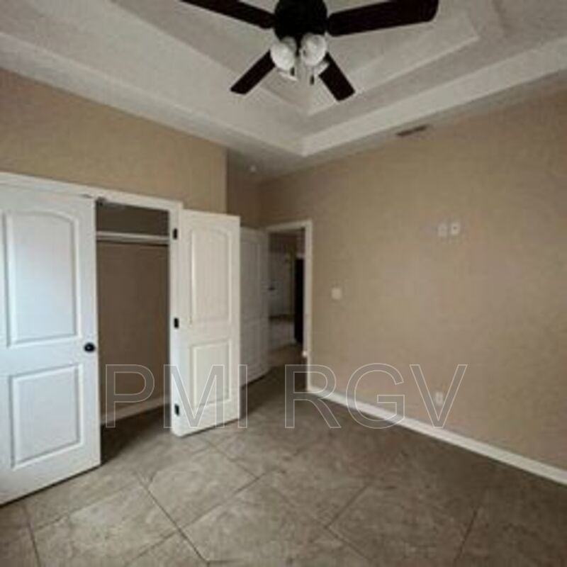 2601 E Garfield Ave #2 - Photo 5 of 29