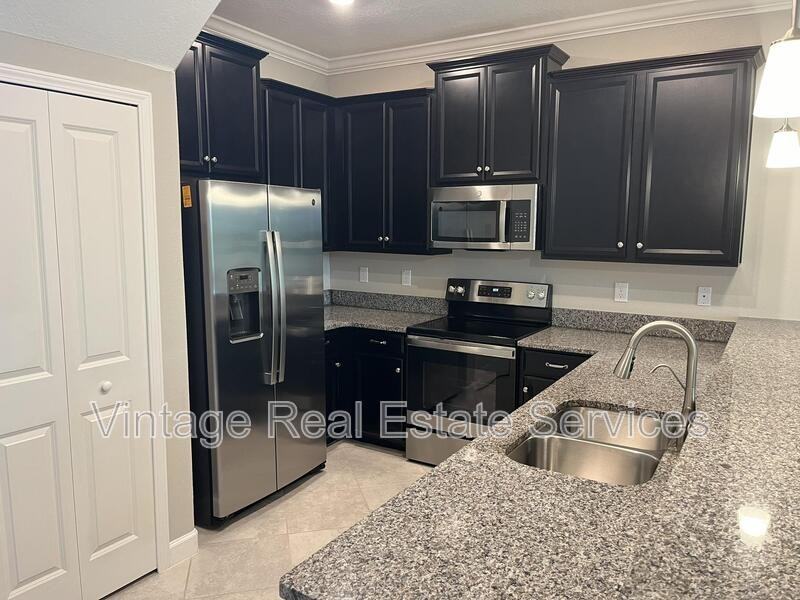 1712 Roseville St - Photo 3 of 30