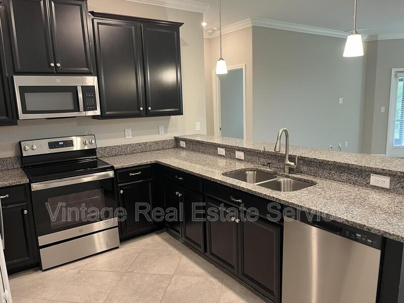 1712 Roseville St - Photo 4 of 30