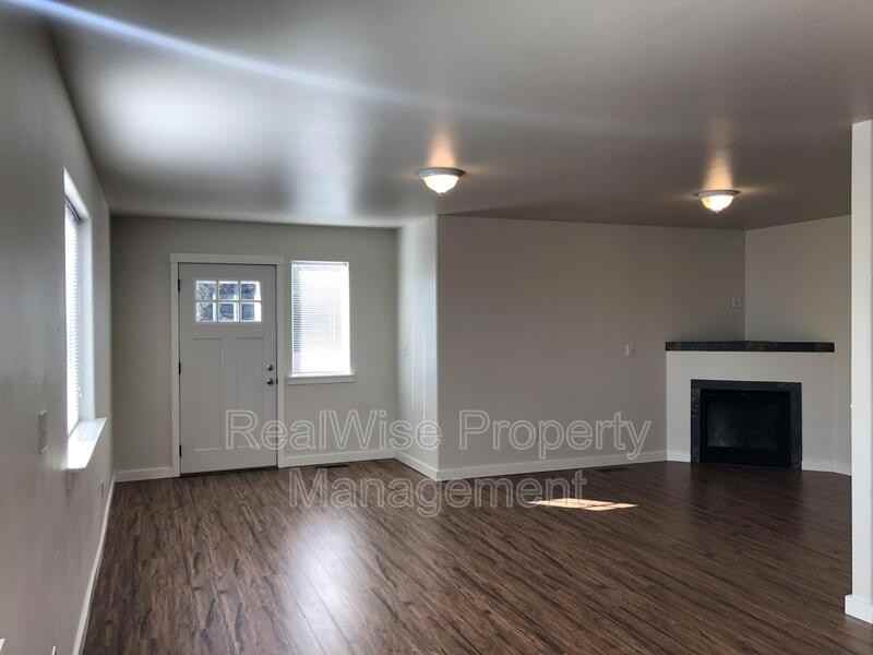 1216 Sw 27th St - Photo 3 of 36