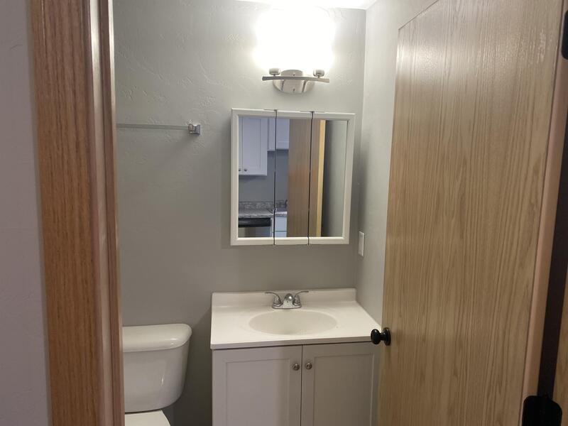 301 Leeland St - Photo 4 of 12