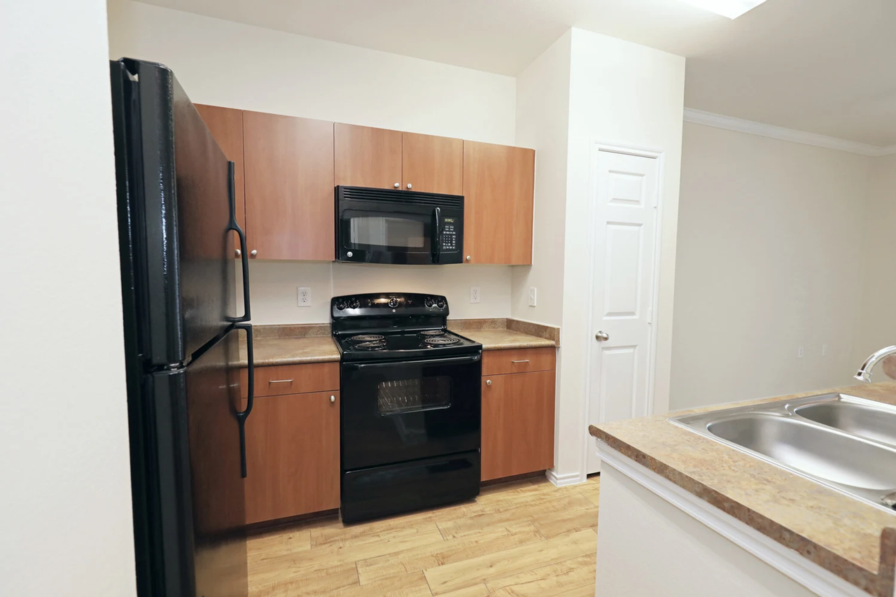 6850 Granbury Road - Photo 7 of 50