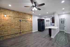 featured image of 6100 N Winthrop Ave