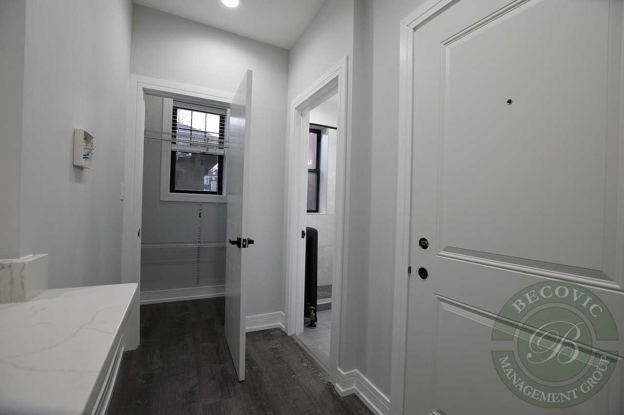 6100-6118 N Winthrop Ave - Photo 6 of 13