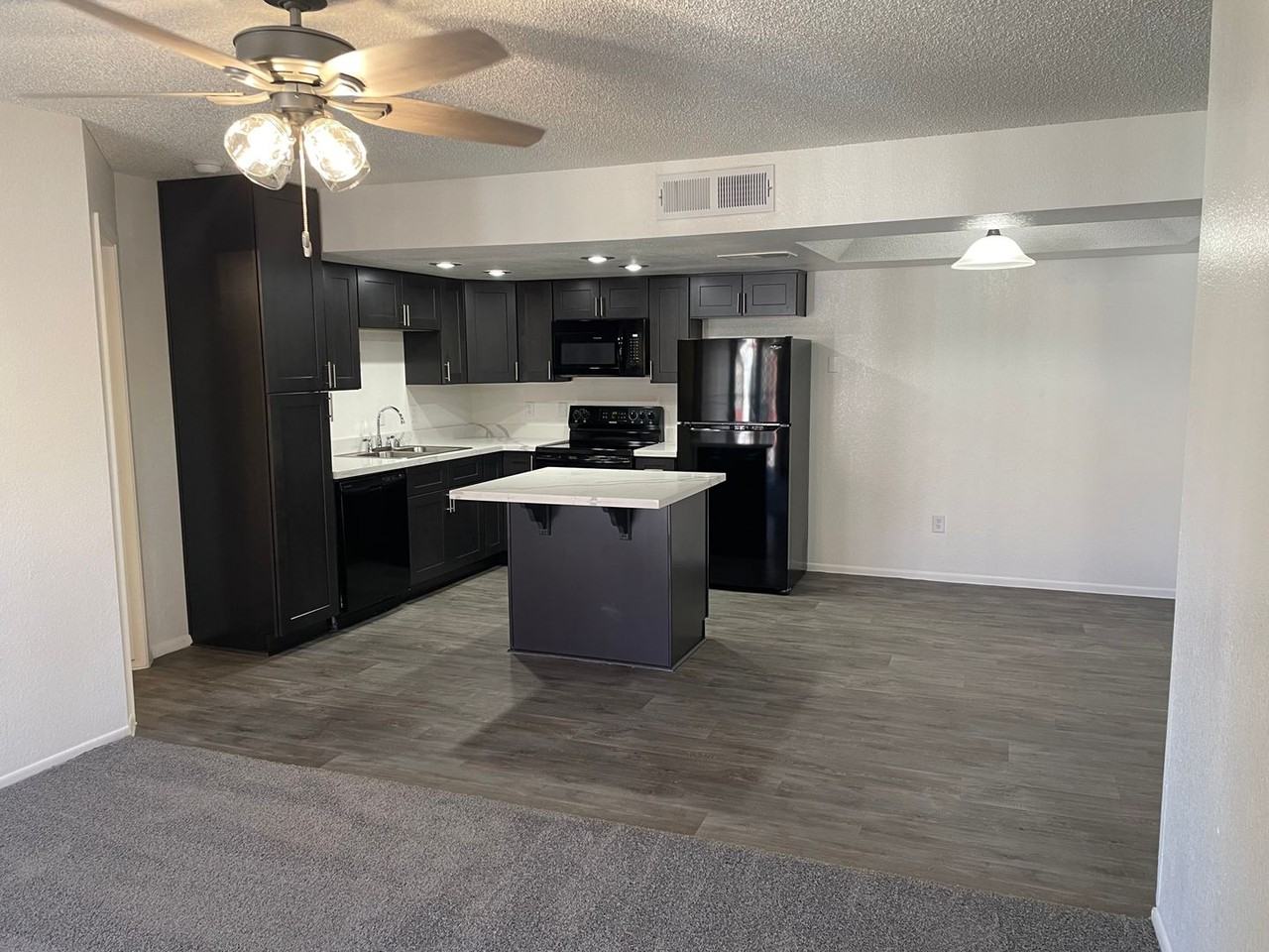 Desert Lakes Apartments