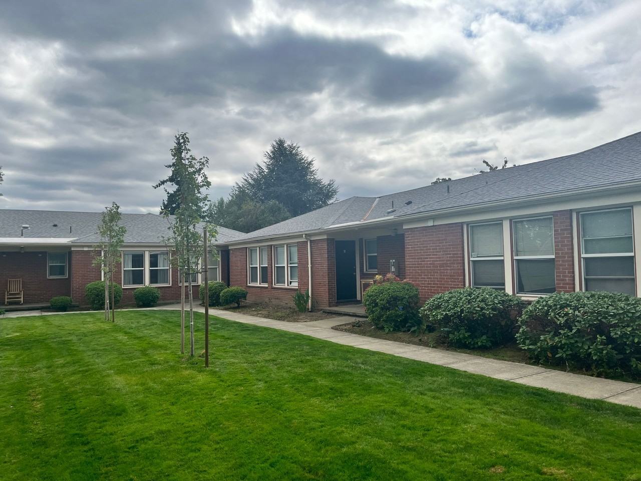 Irvington Apartments by Star Metro - Photo 2 of 4