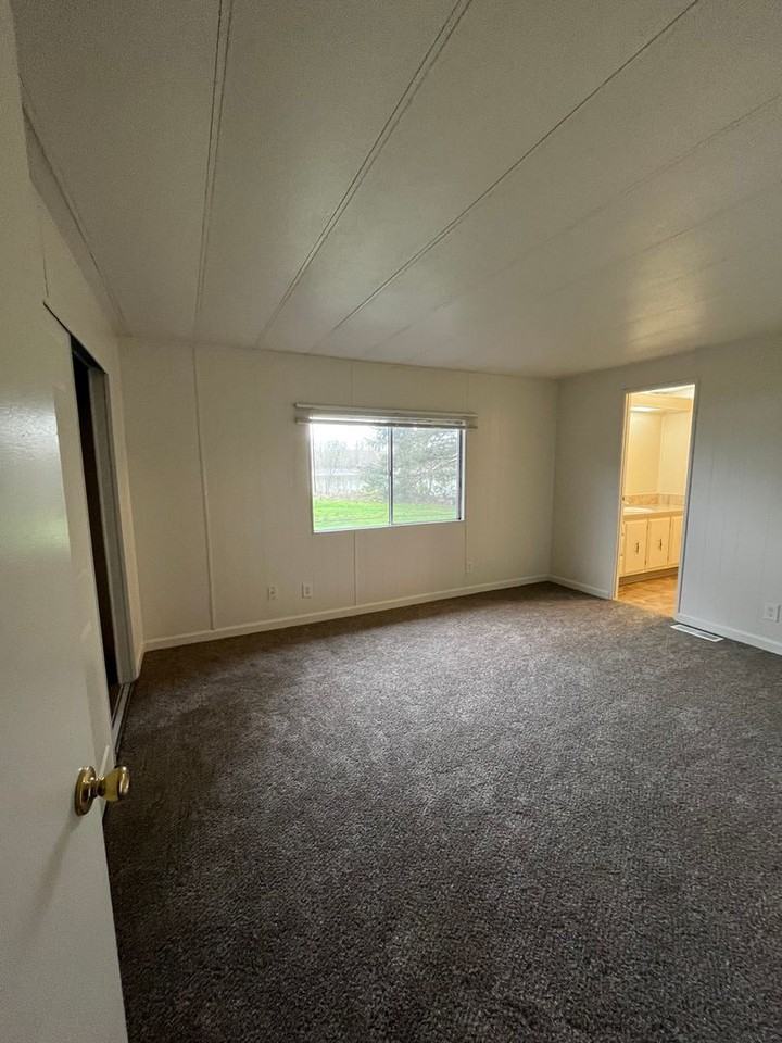 4550 Sw 5th Ave - Photo 6 of 39