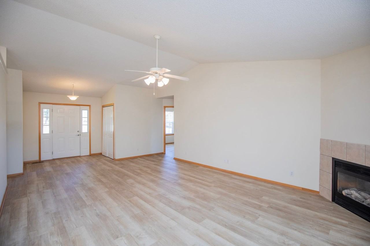 37 Melbourn Dr - Photo 2 of 19