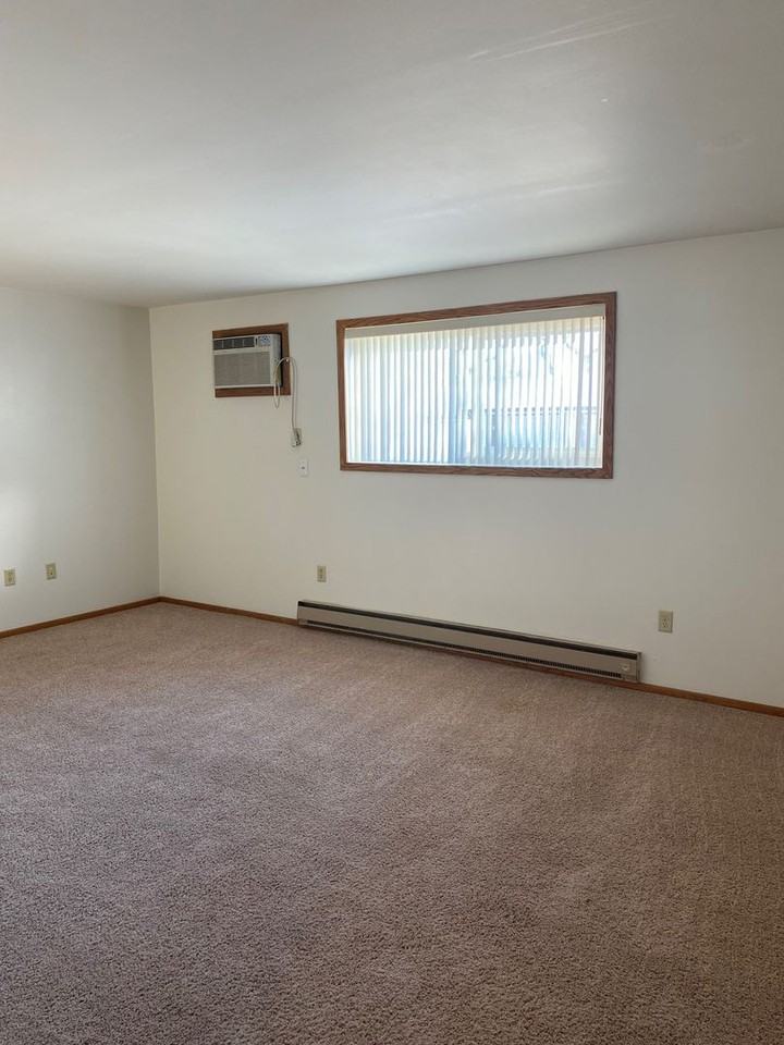 410 4th Ave Ne #13 - Photo 5 of 9