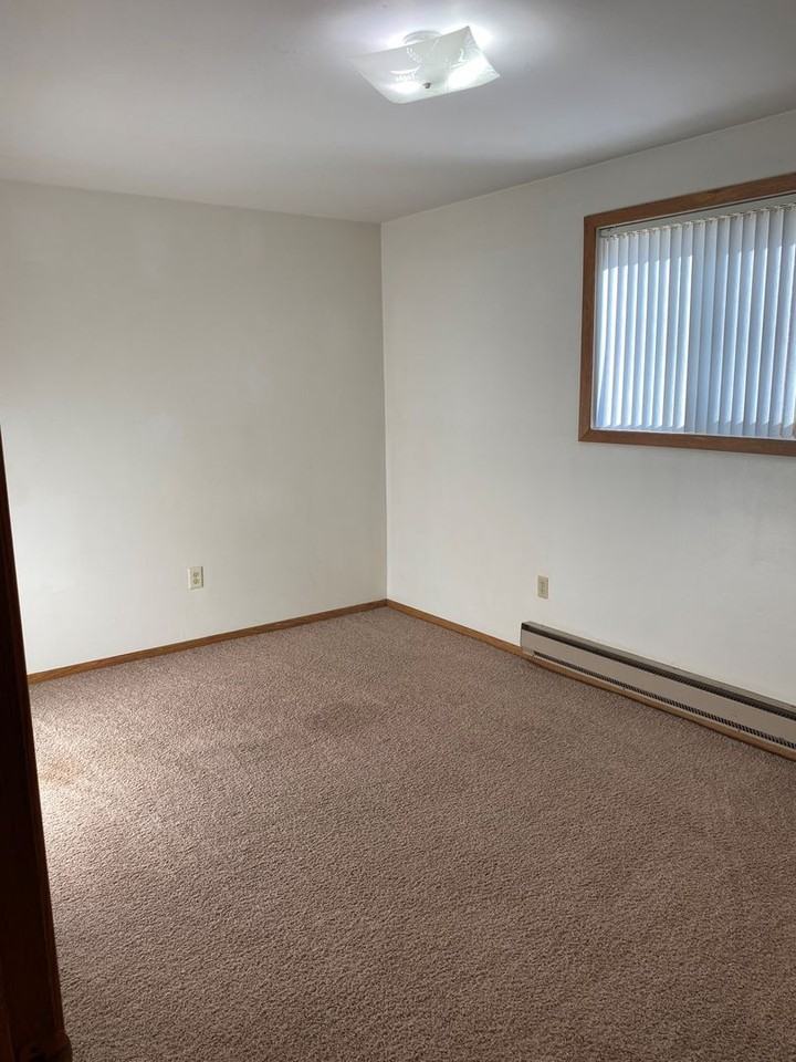 410 4th Ave Ne #13 - Photo 6 of 9
