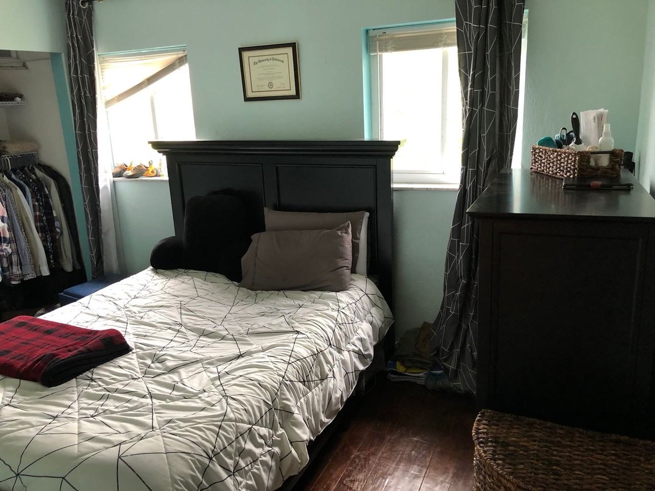 102 S 26th St - Photo 2 of 20