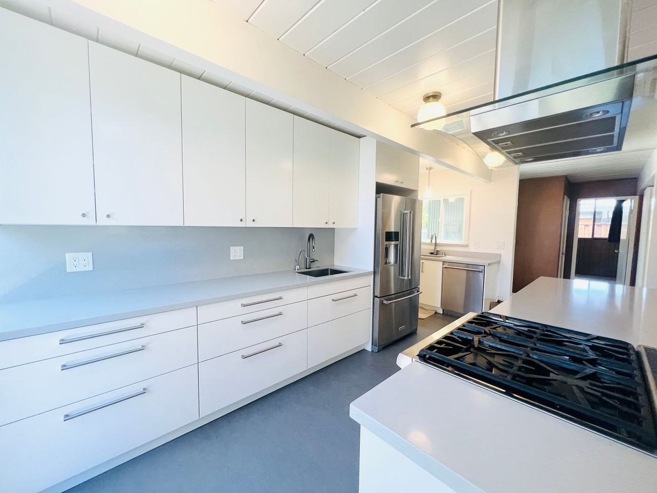 1138 Lyons St - Photo 3 of 12