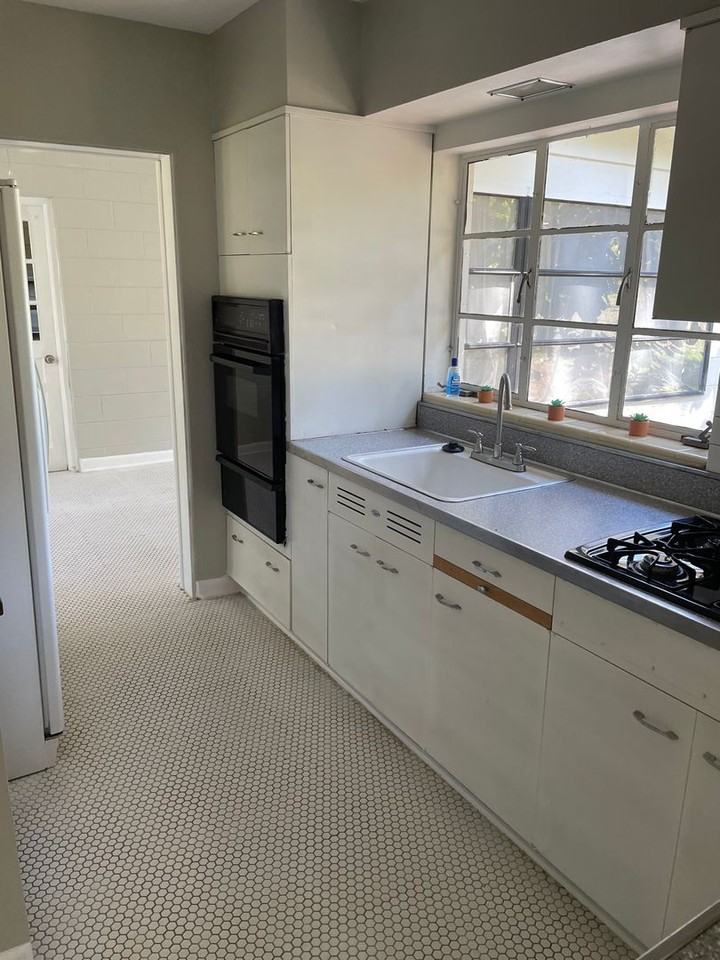 1613 Normandy Dr - Photo 2 of 12