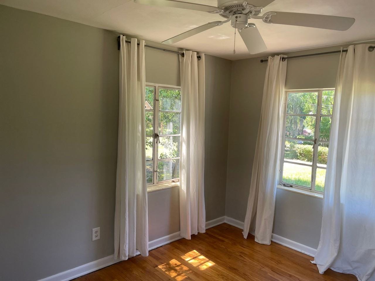 1613 Normandy Dr - Photo 5 of 12