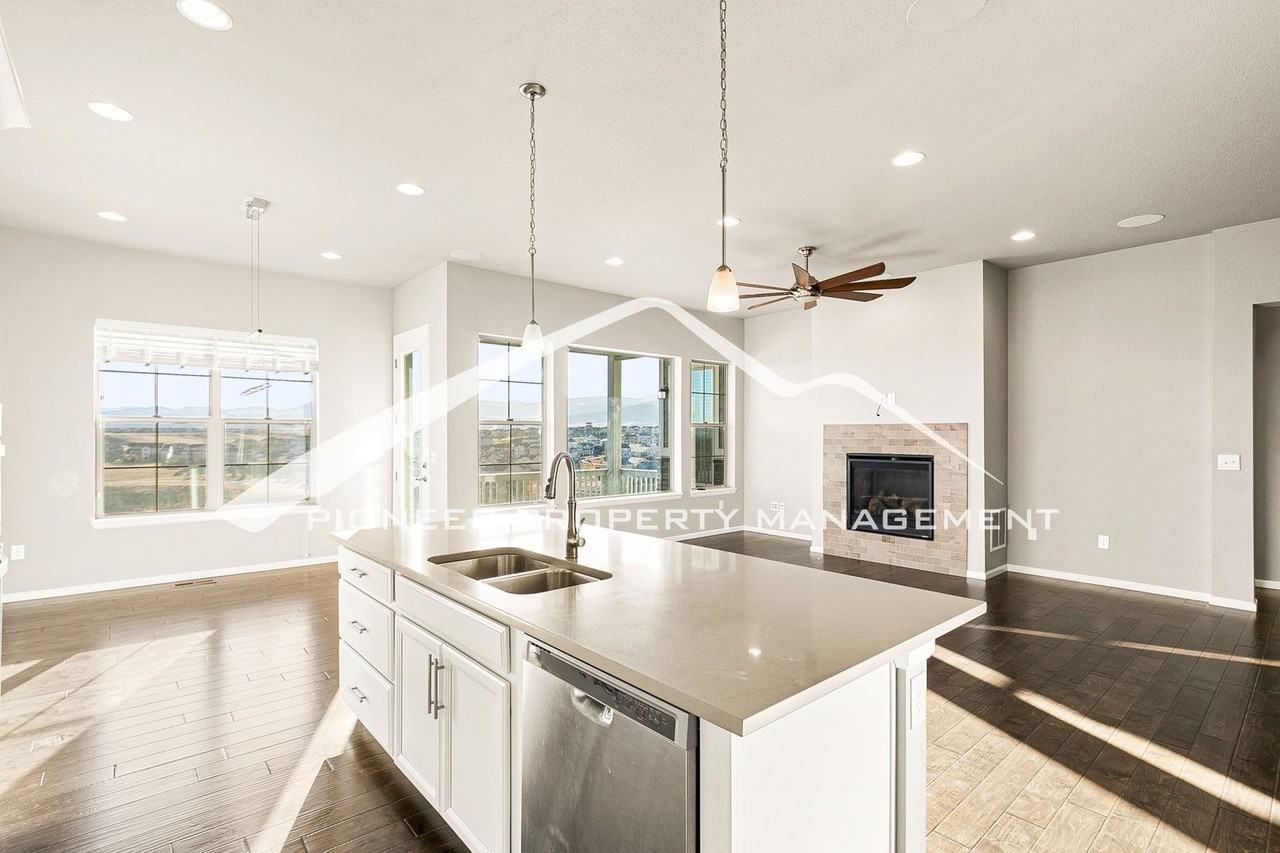 16876 W 85th Ln - Photo 4 of 24