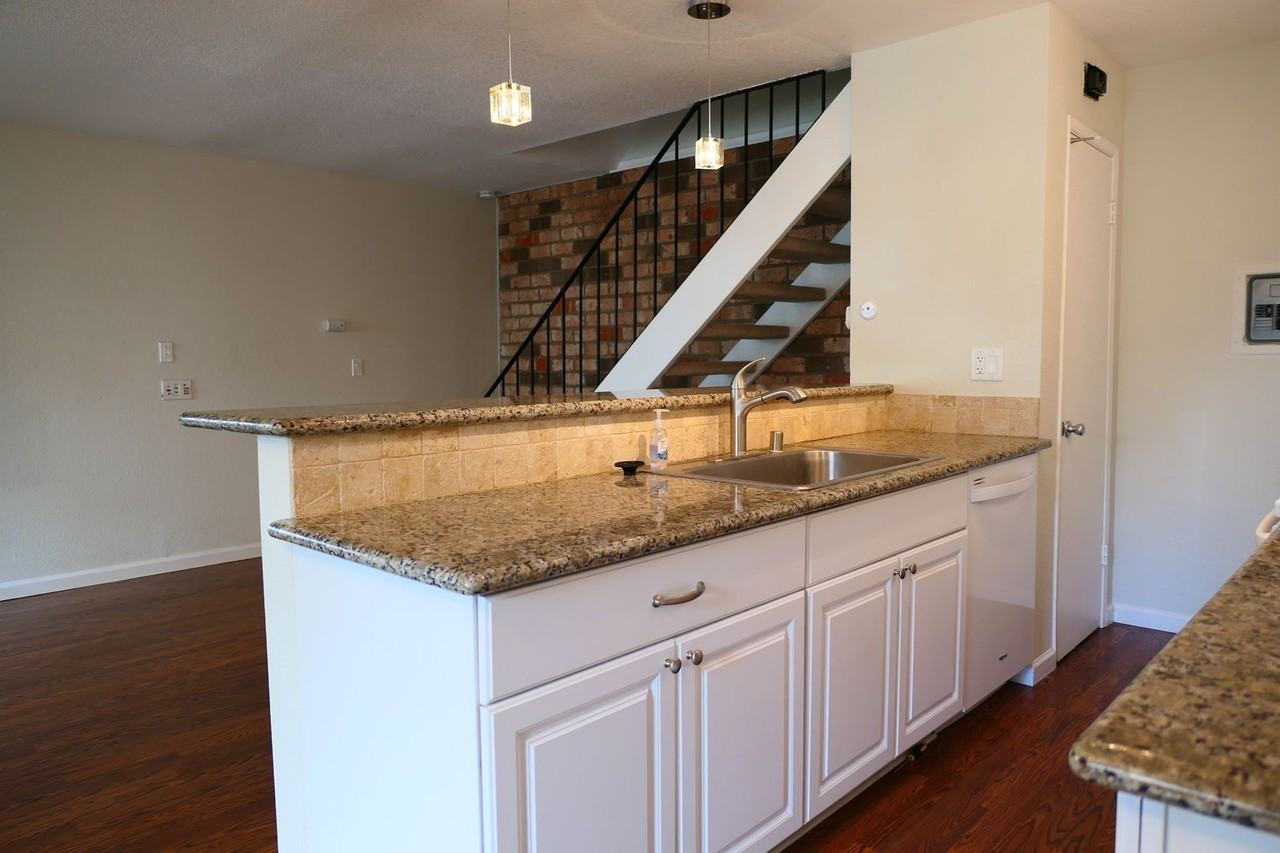 311 N 1st St - Photo 3 of 14