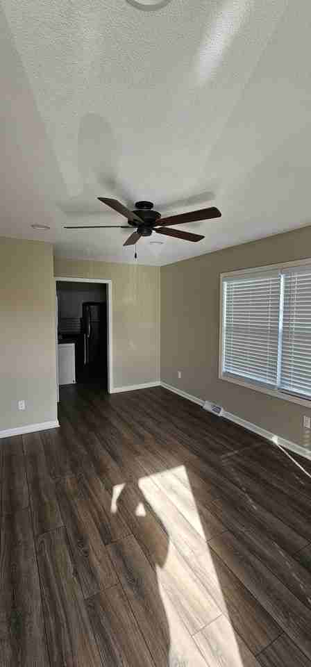 423 N Marion St - Photo 2 of 19