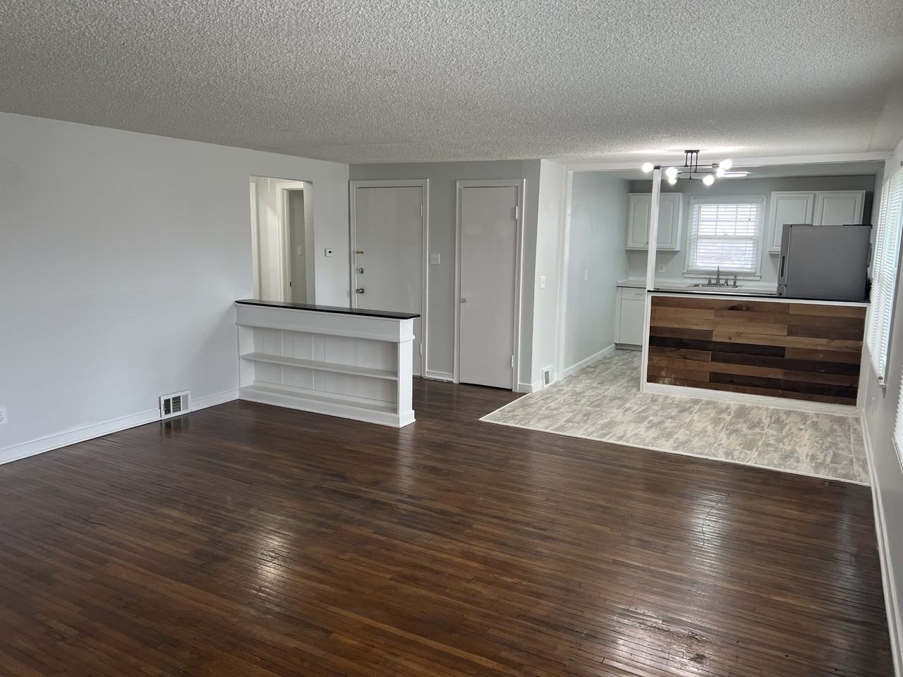 198 Stratford Rd #2 - Photo 3 of 17