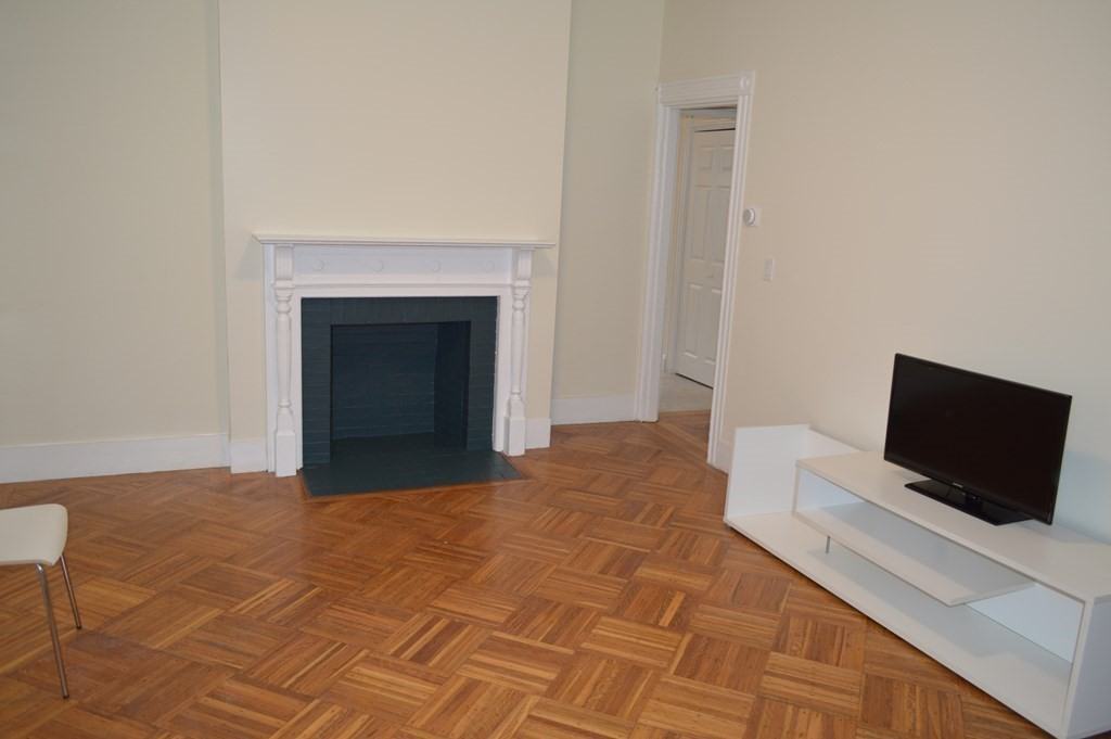 33 Ashfield St #1 - Photo 3 of 18