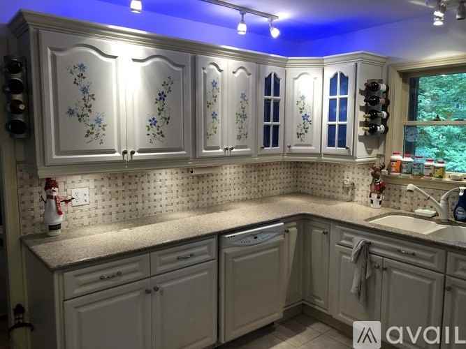 58 Rowley Rd #1 - Photo 4 of 48