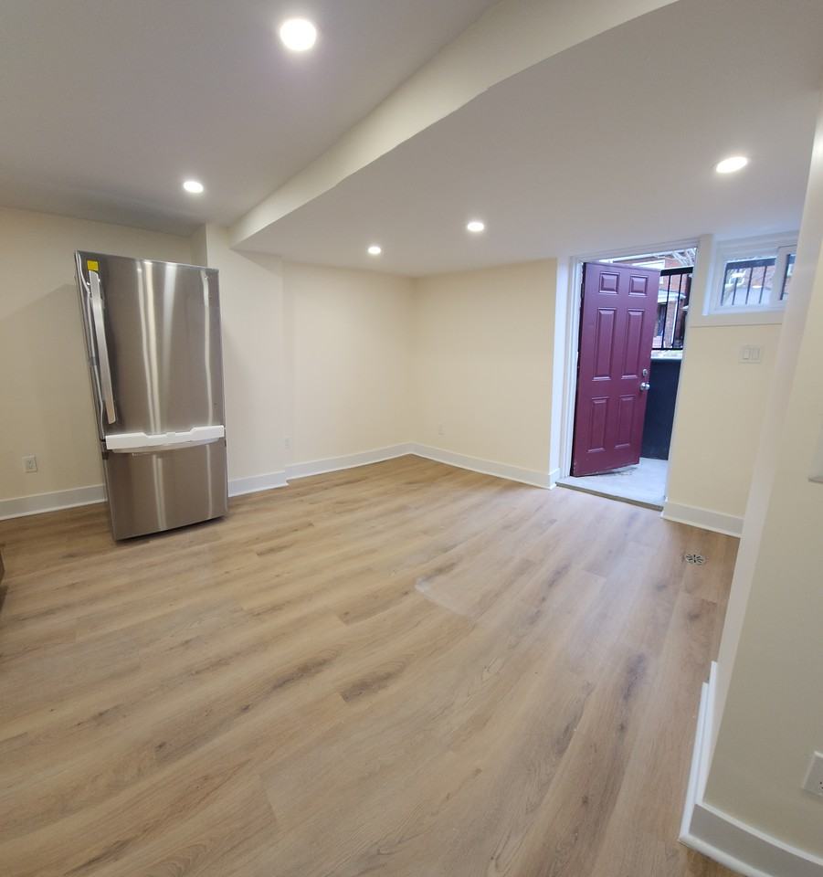 St Clair Ave W & Oakwood Ave #1 - Photo 3 of 11