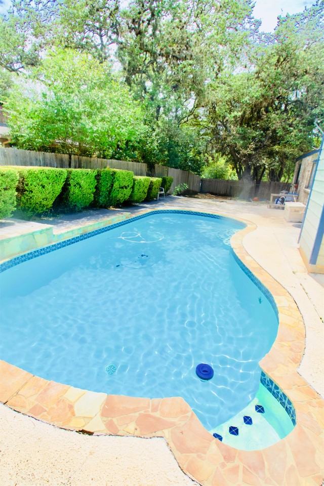 1806 Encino Bnd #1 - Photo 2 of 16