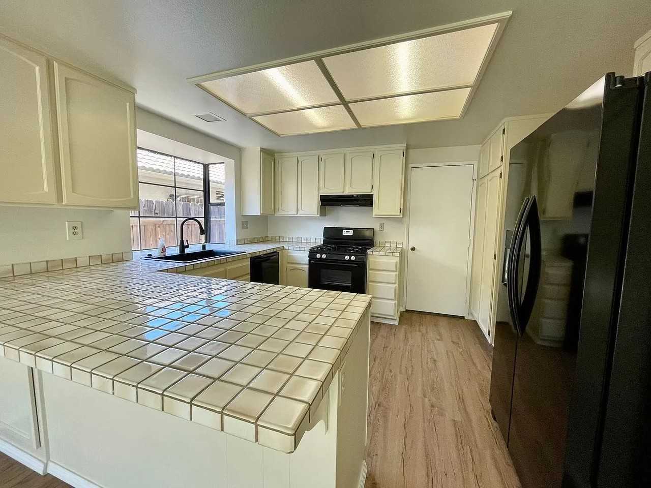 7573 Flower Meadow Dr #1 - Photo 5 of 22