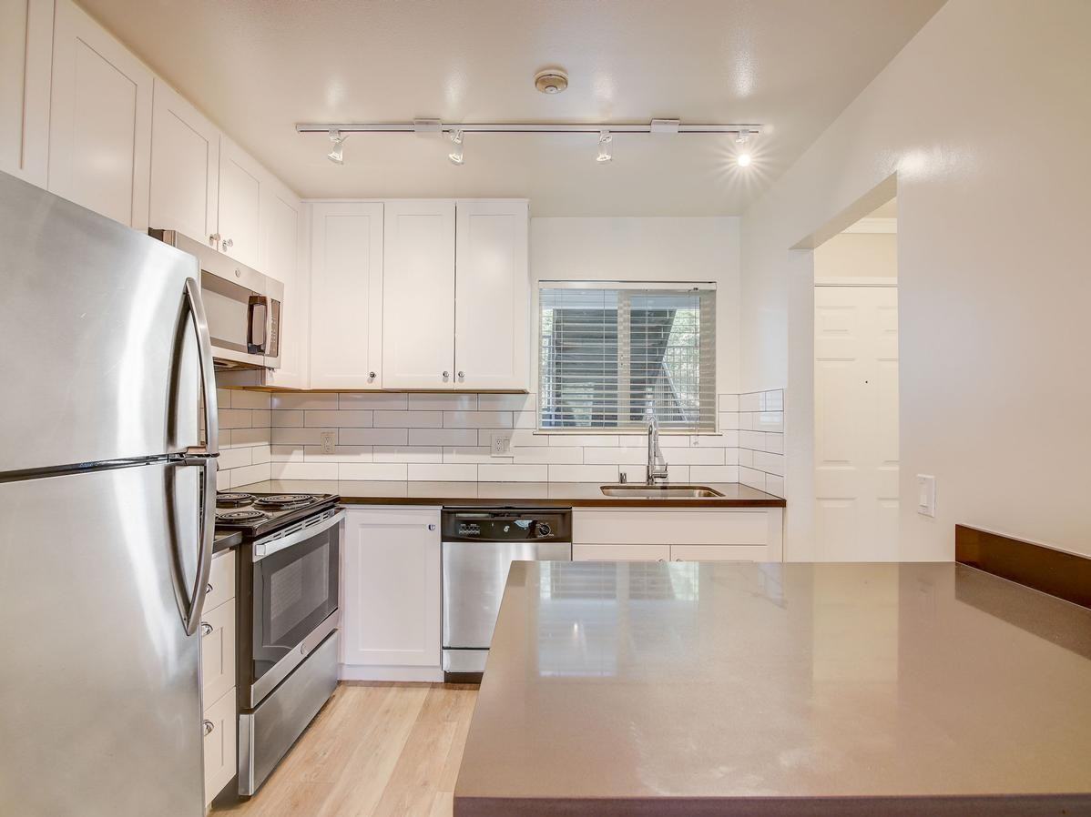 20 North Avenue - Photo 5 of 40