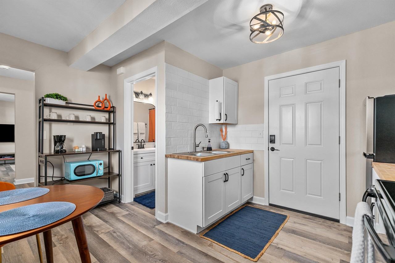 414 South Webster Avenue #5 - Photo 4 of 13