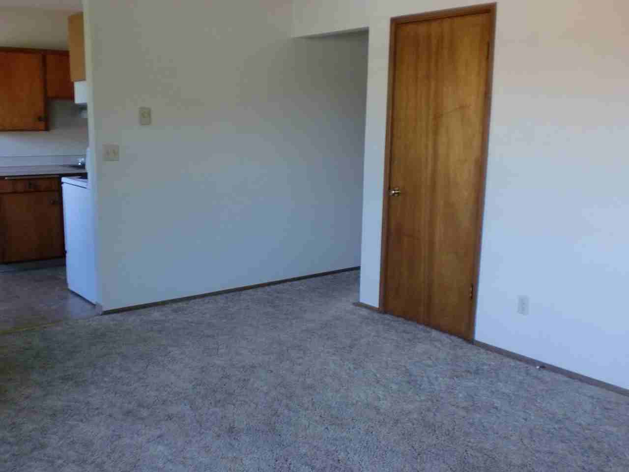 SOUTHGATE APARTMENTS - Photo 5 of 10