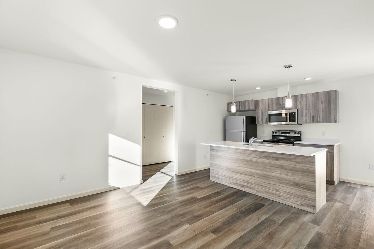 188- Oxbow Flats Building B - Photo 4 of 9