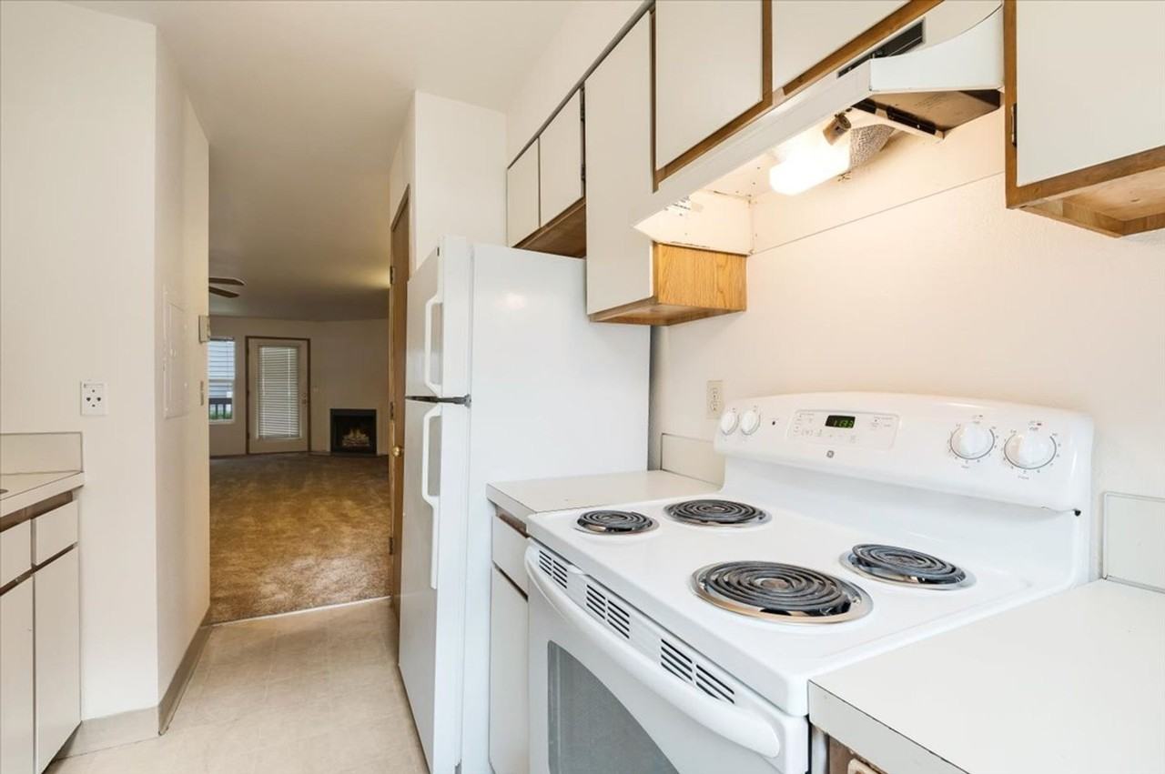 Raleigh Court - Photo 6 of 17