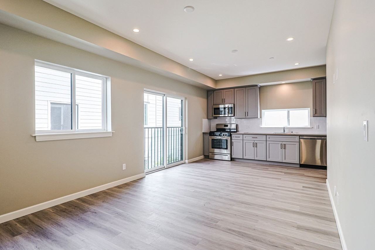 5261 Harmony Ave - Photo 5 of 50