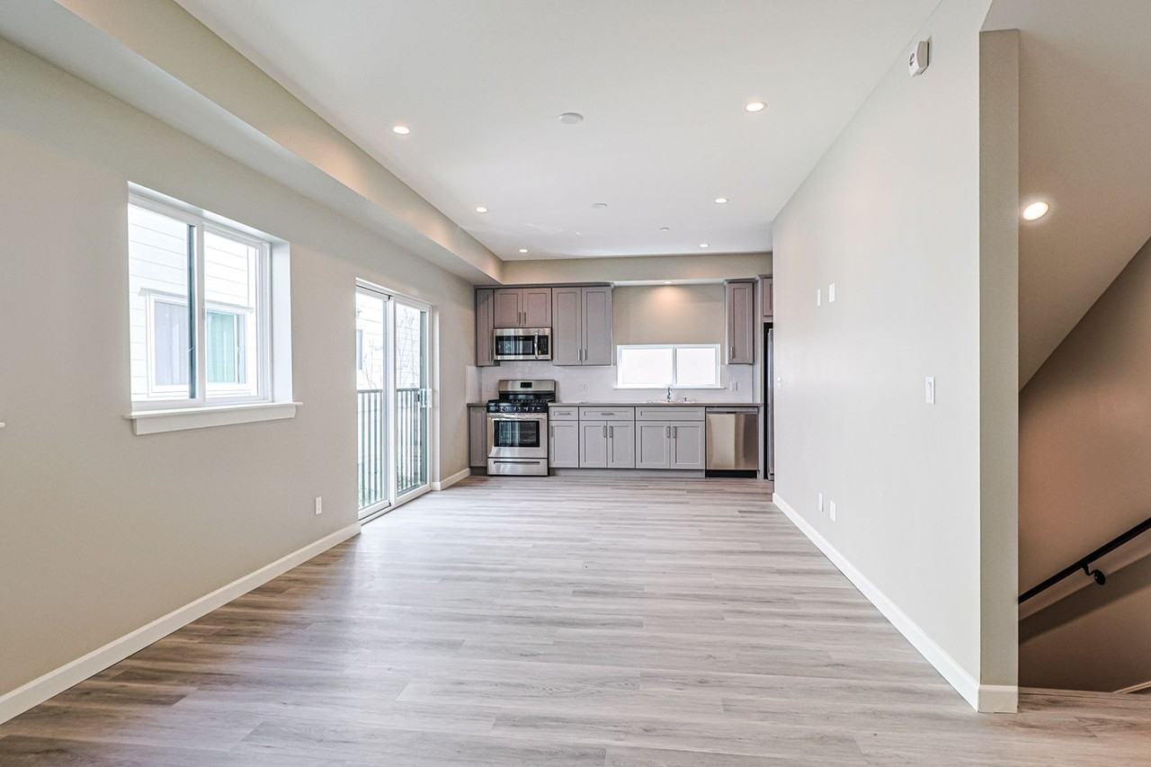 5261 Harmony Ave - Photo 6 of 50