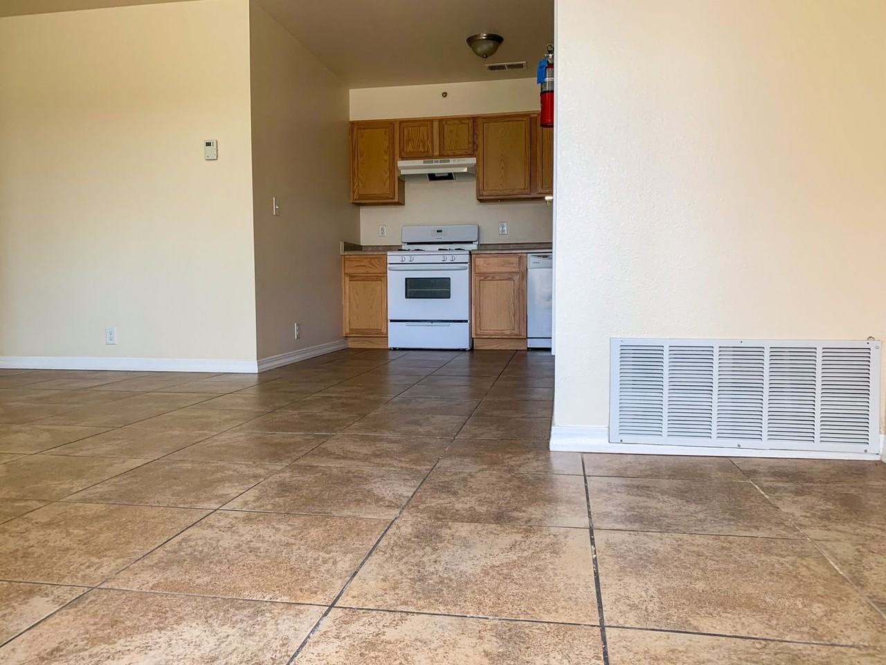 Phoenix Apartments: Rises Above the Rest! - Photo 4 of 50