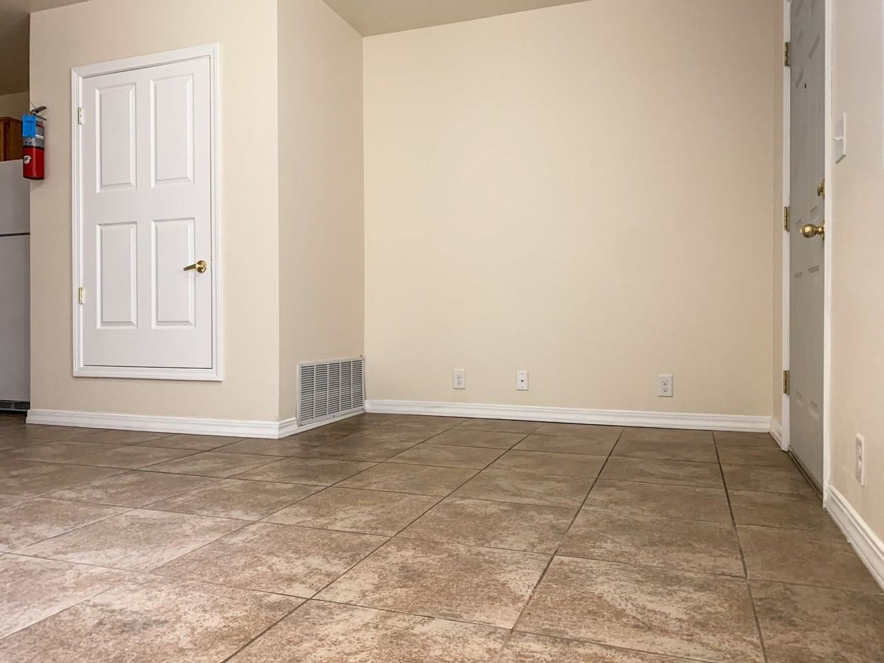 Phoenix Apartments: Rises Above the Rest! - Photo 7 of 50