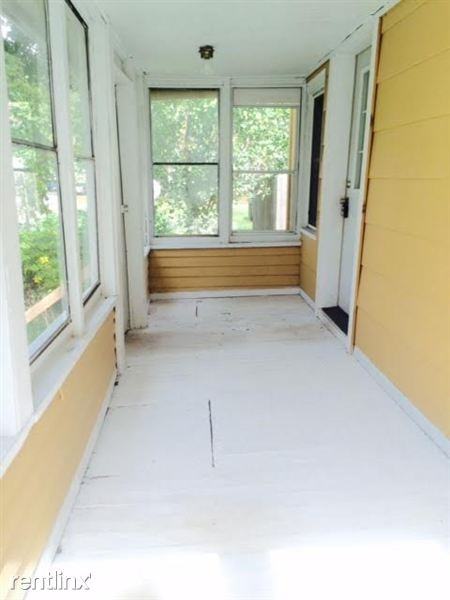 1028 N St Louis Blvd - Photo 2 of 9