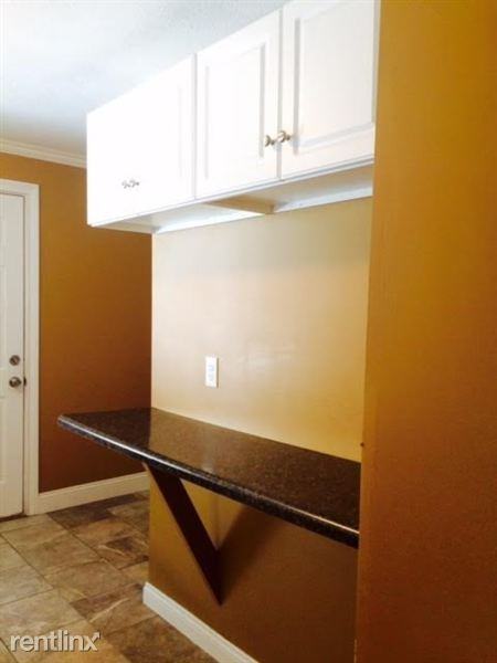 1028 N St Louis Blvd - Photo 3 of 9