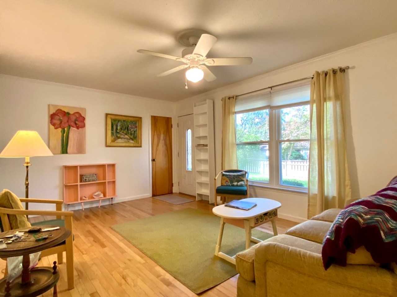9 Lee Ave - Photo 2 of 12