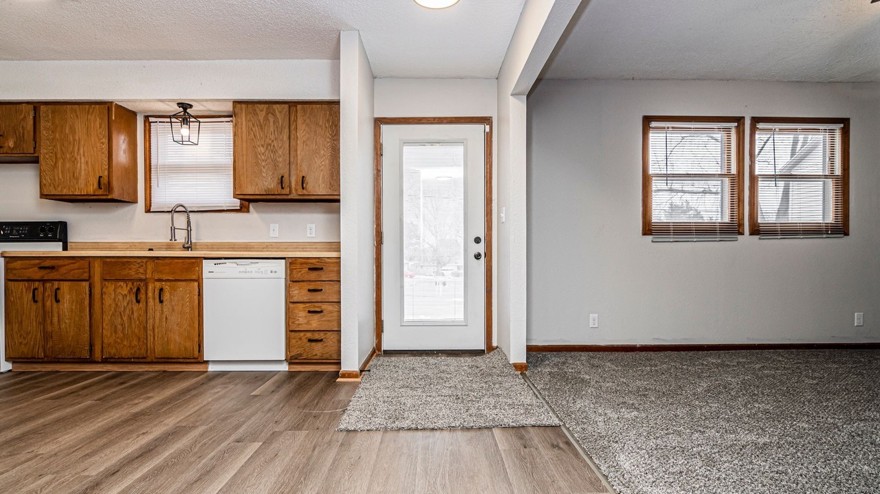 824 S Madison St #A - Photo 6 of 20