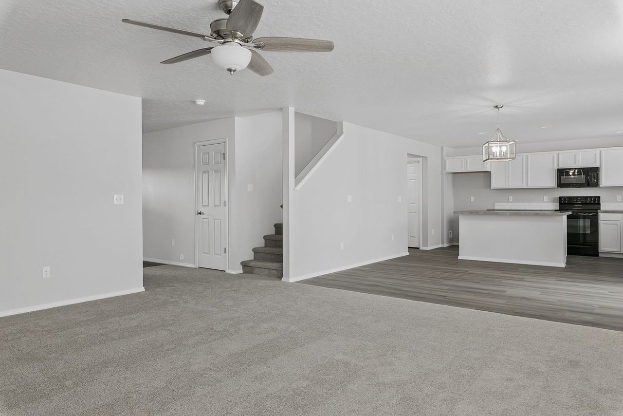 1786 E Kentucky Ave - Photo 3 of 21