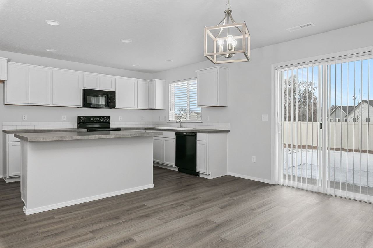 1786 E Kentucky Ave - Photo 4 of 21