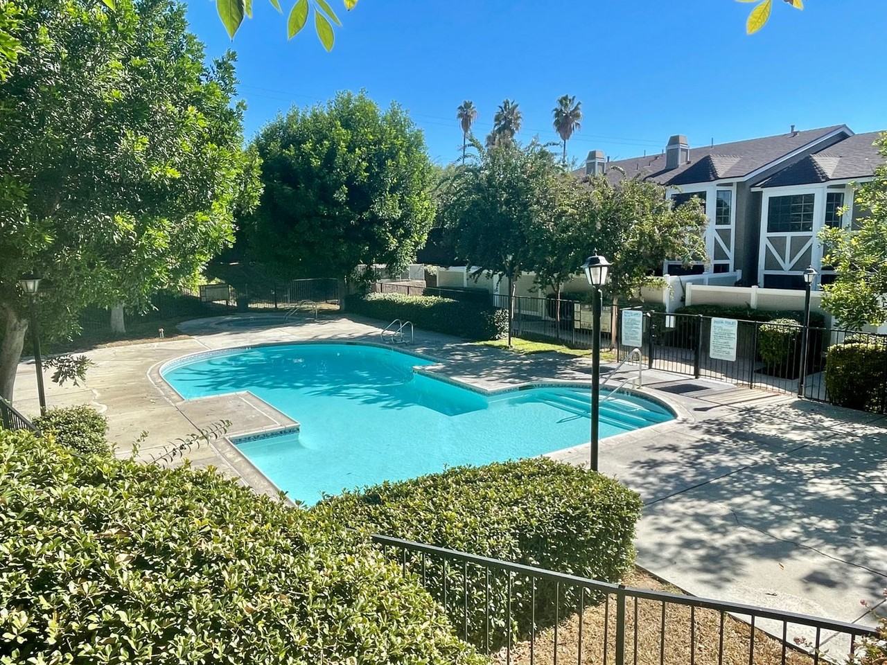 132 Greenbriar Ln - Photo 3 of 22