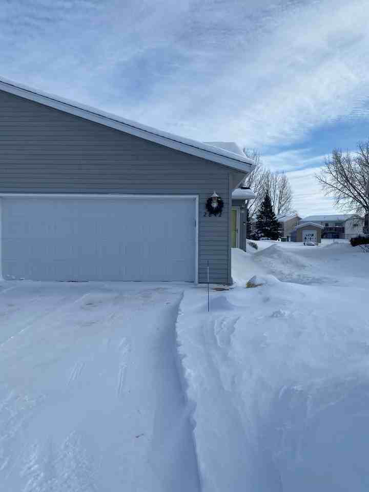 2842 Dakota Park Cir S - Photo 2 of 17