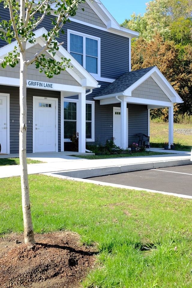 Gardenside Commons - Photo 6 of 9