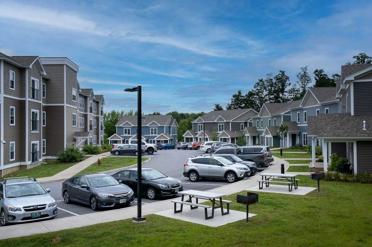 Gardenside Commons - Photo 3 of 9