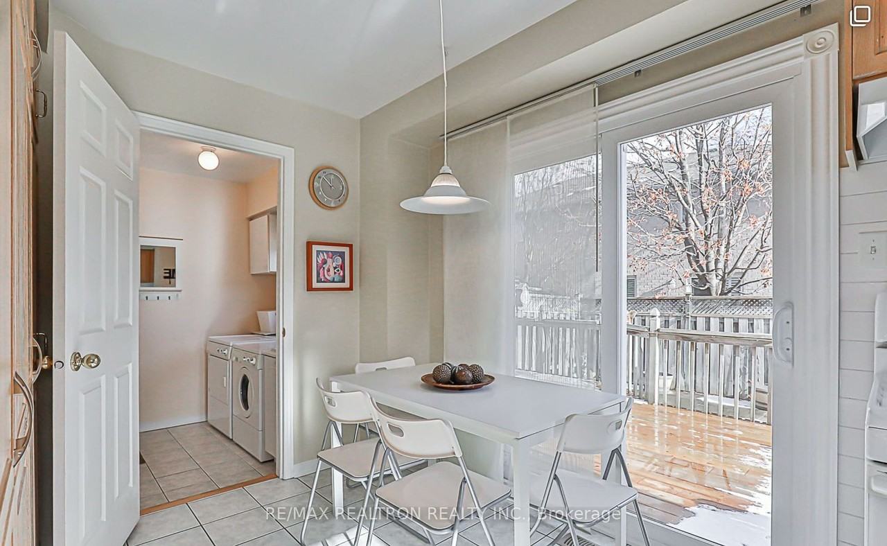 680 Walpole Crescent #None - Photo 3 of 6